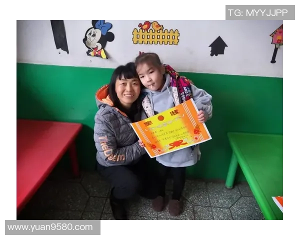 足球明星家庭合影温馨时刻展现亲情与荣耀融合的完美瞬间